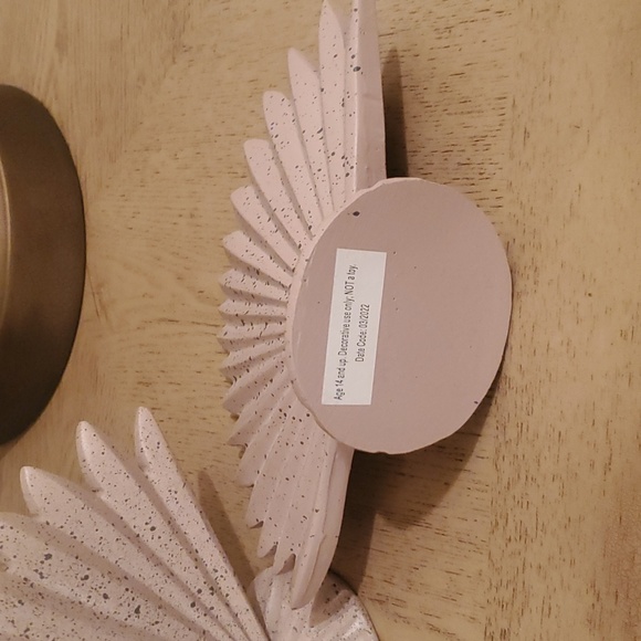 Ceramic Table Decor - Picture 6 of 7